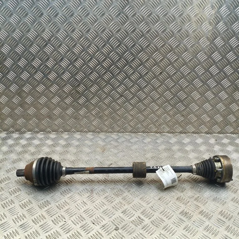 Priekšējā pusass 5Q0407272ED