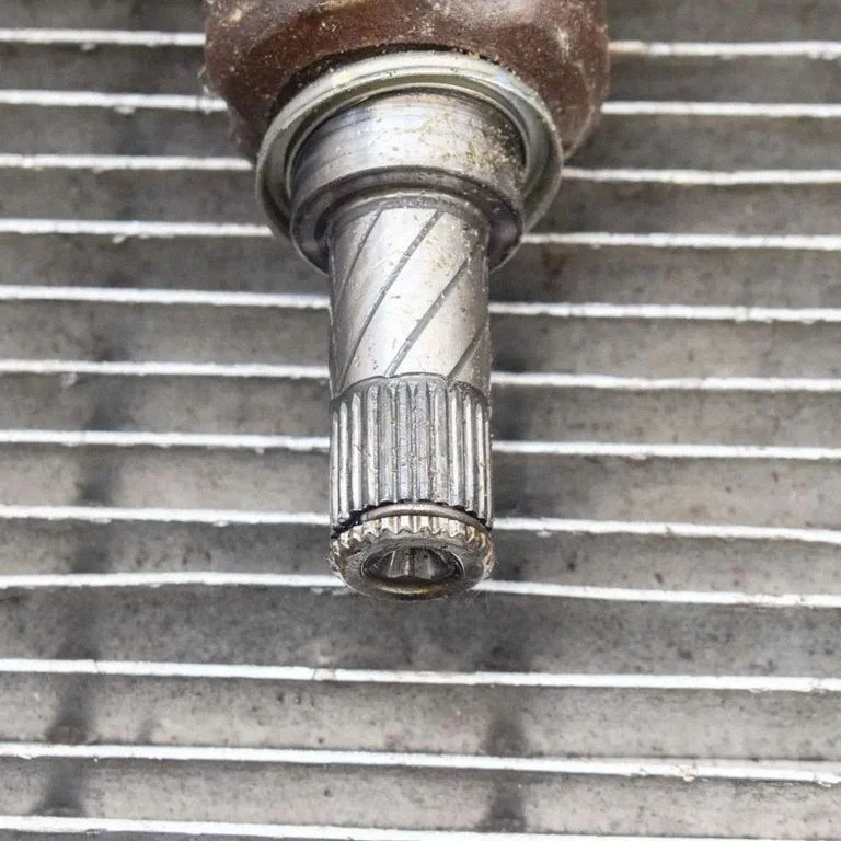 Eesmine pooltelg – Nissan Note (E11) (2006-2014), vasak