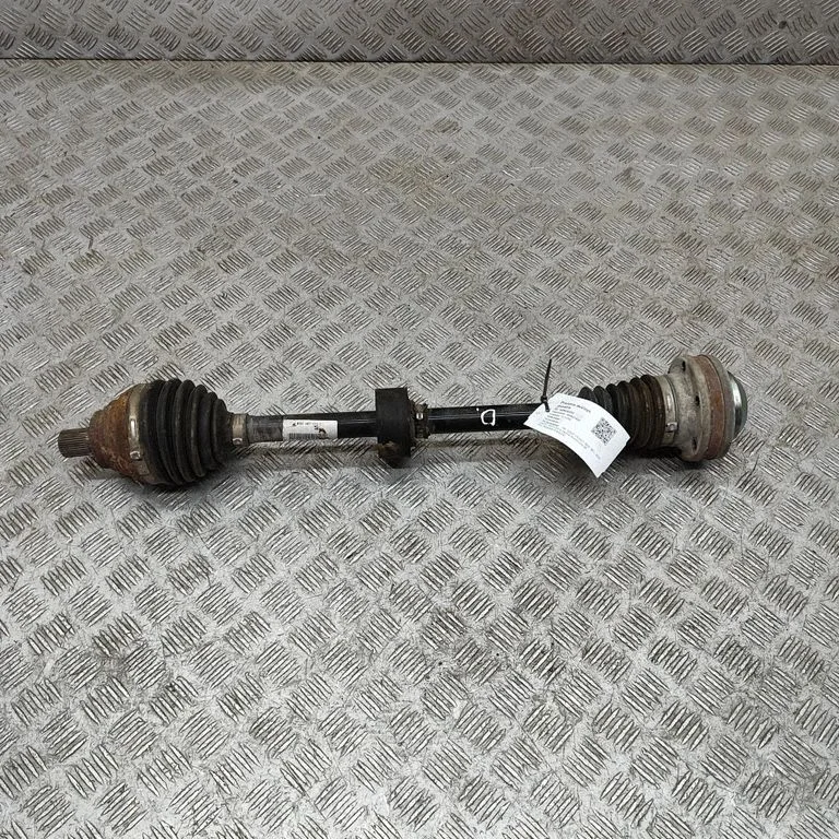 Priekšējā pusass 5QE407272C