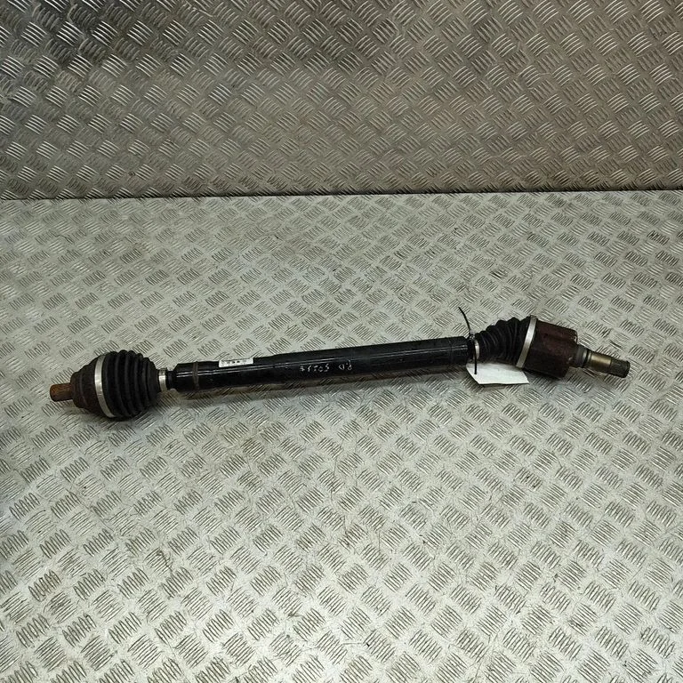 Priekšējā pusass 3Q0407272BK