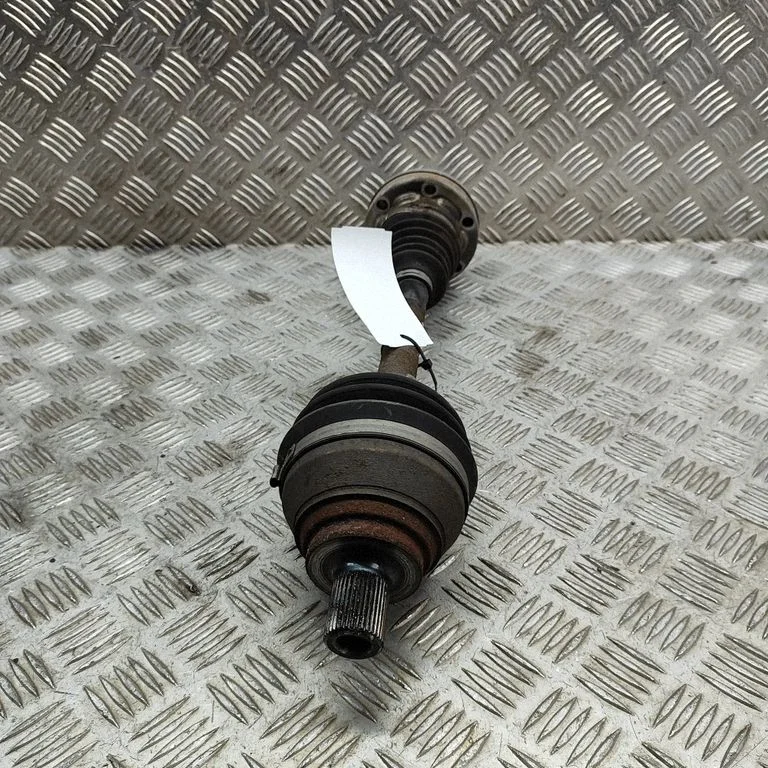 Priekšējā pusass 5Q0407271BR