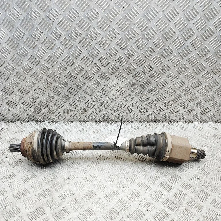Priekšējā pusass 3Q0407271AH