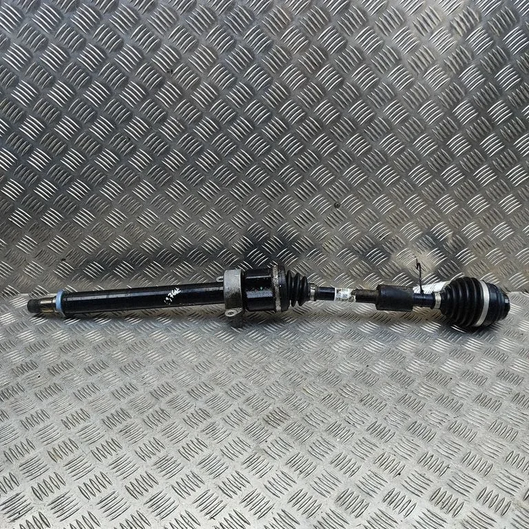 Front driveshaft 8681524