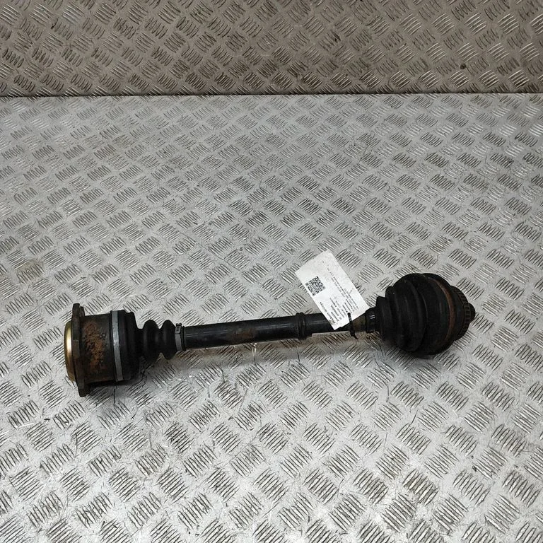 Priekšējā pusass 4D0407272H