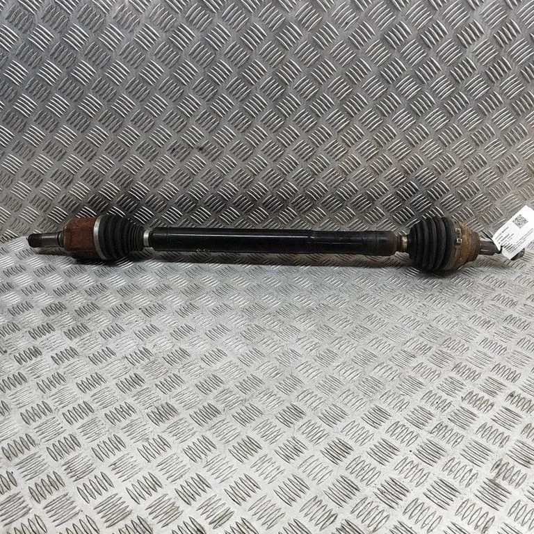 Priekšējā pusass 3Q0407272BK