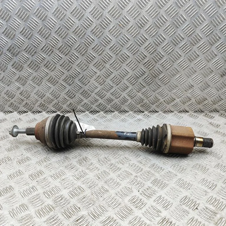 Priekšējā pusass 3Q0407271AH