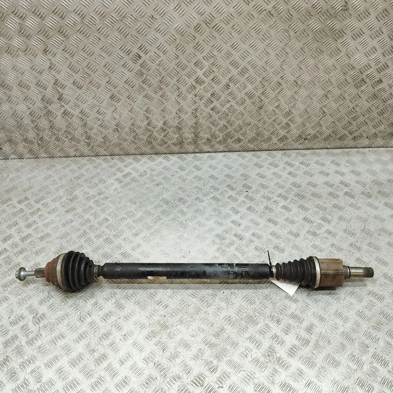 Priekšējā pusass 3Q0407272CE