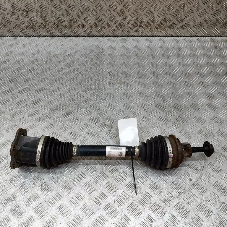 Priekšējā pusass 8W0407271D