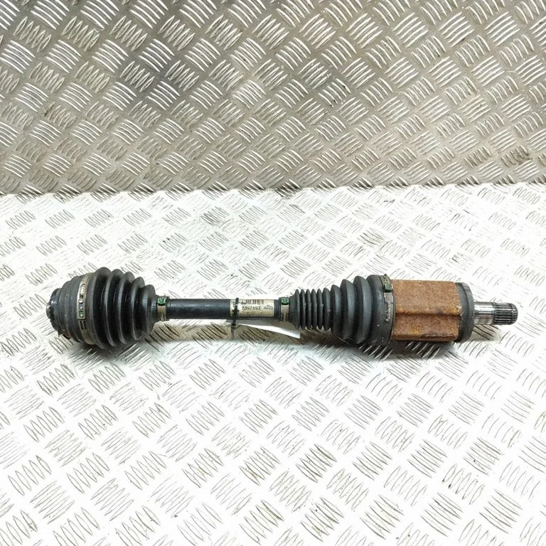 Front driveshaft – BMW 4 Series F32 F33 (2013-2020)