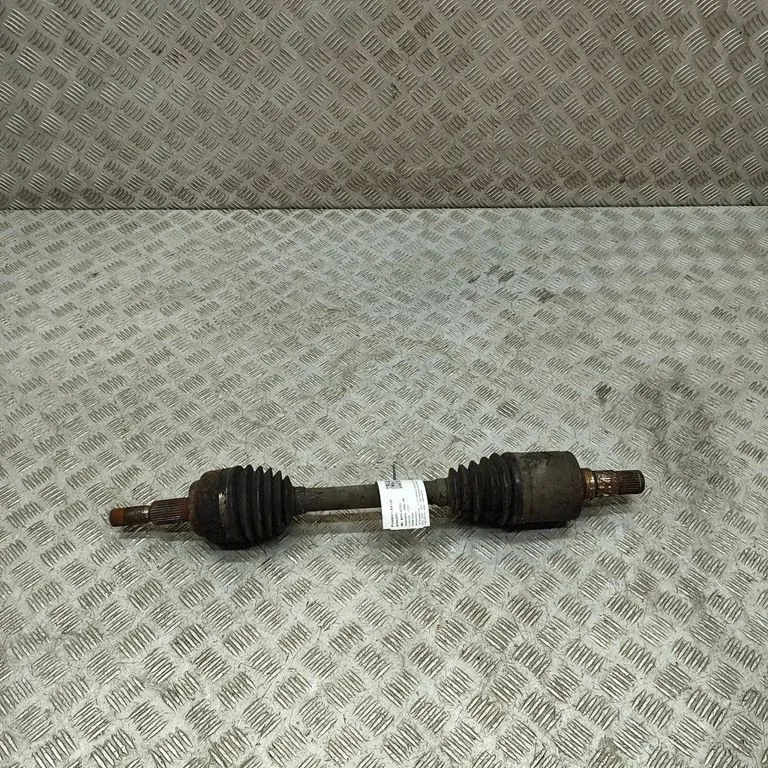 Priekšējā pusass K52104701AB