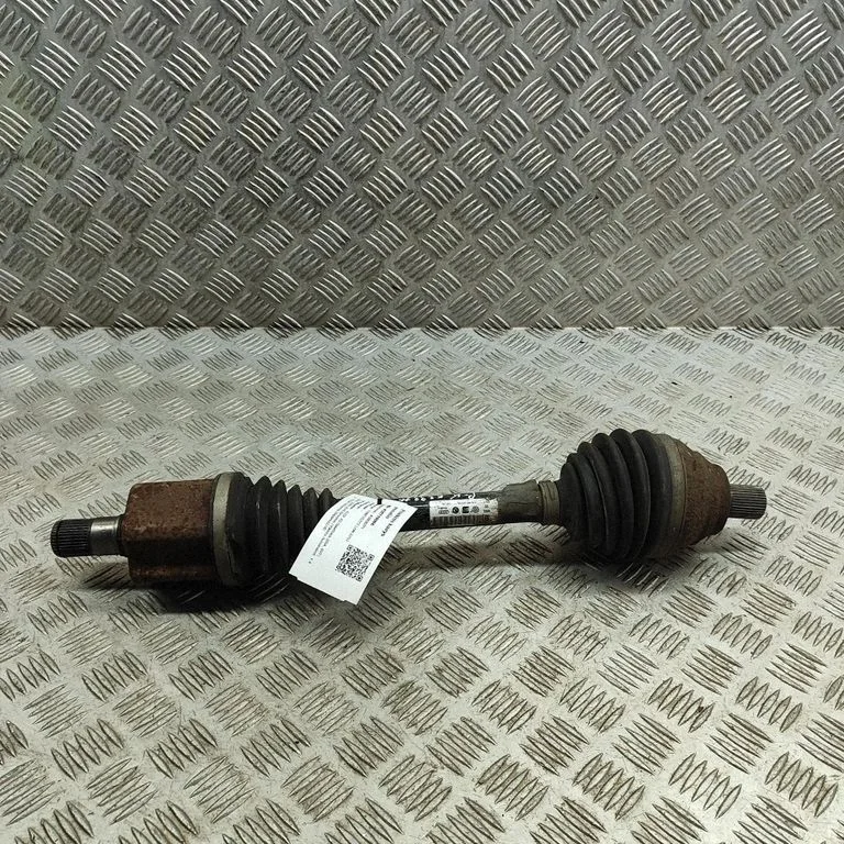 Priekšējā pusass 5Q0407271CM
