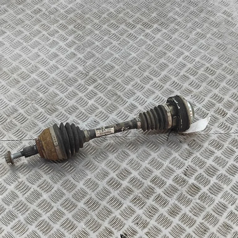 Priekšējā pusass 3AA407271
