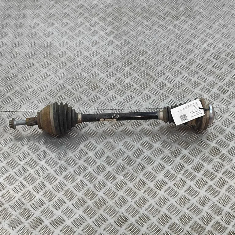 Priekšējā pusass 5Q0407272ER