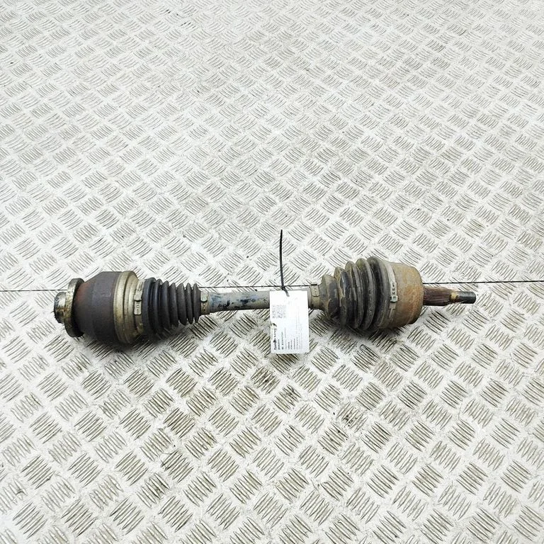 Priekšējā pusass 7E0407271AC