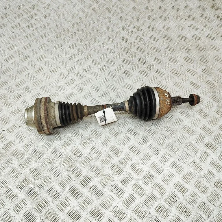 Priekšējā pusass 2H0407271D