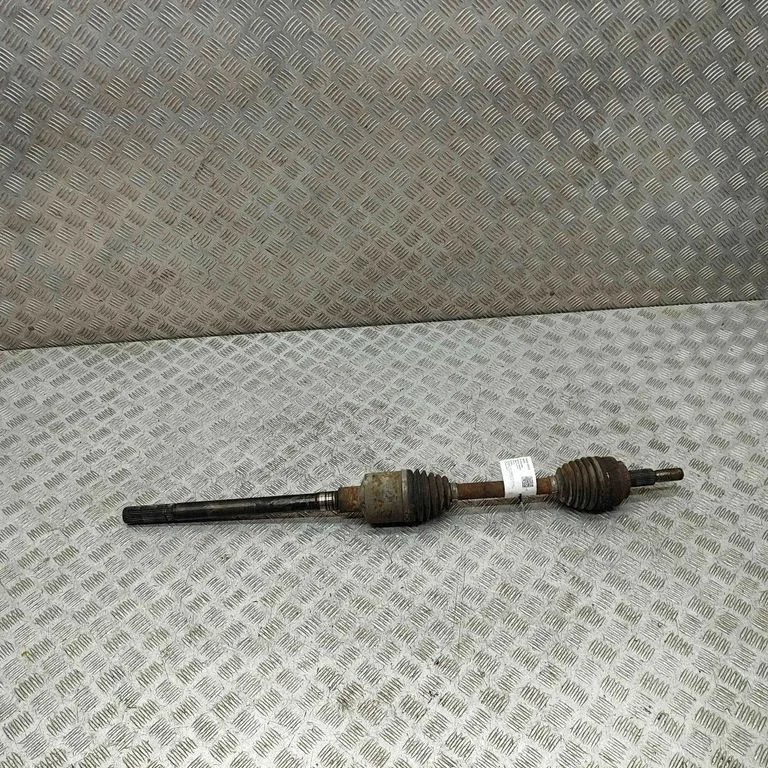 Priekšējā pusass K52104590AA