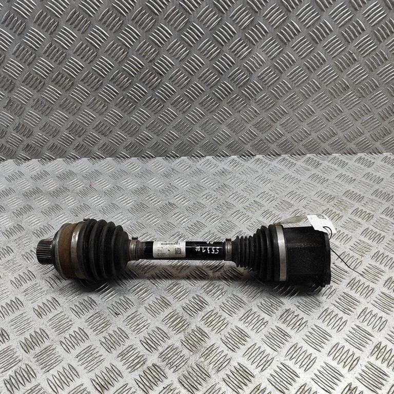 Priekšējā pusass 8W0407271M