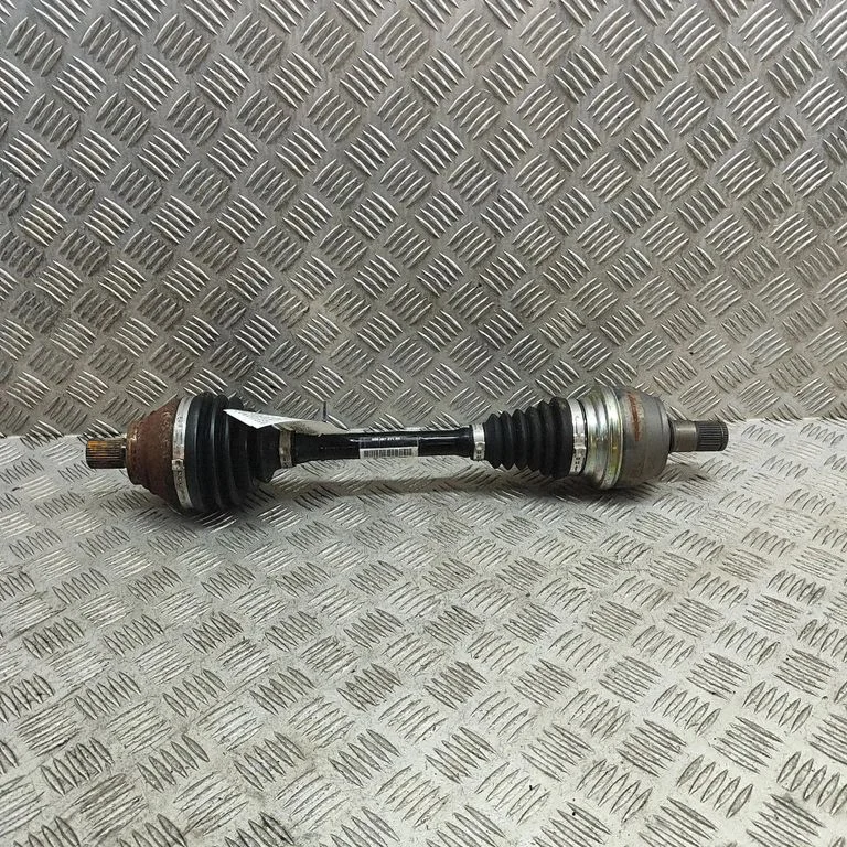 Priekšējā pusass 3Q0407271BA