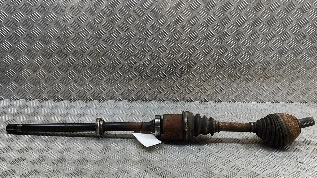 Priekšējā pusass LR006706