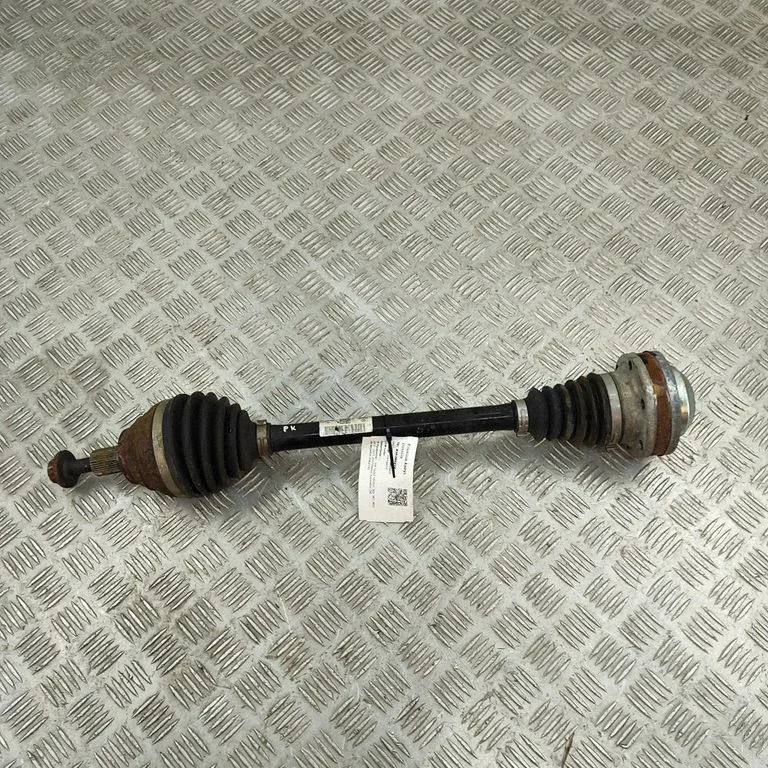 Priekšējā pusass 5QE407271B