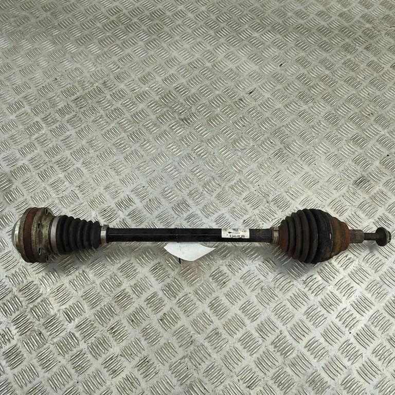 Priekšējā pusass 5QE407272B