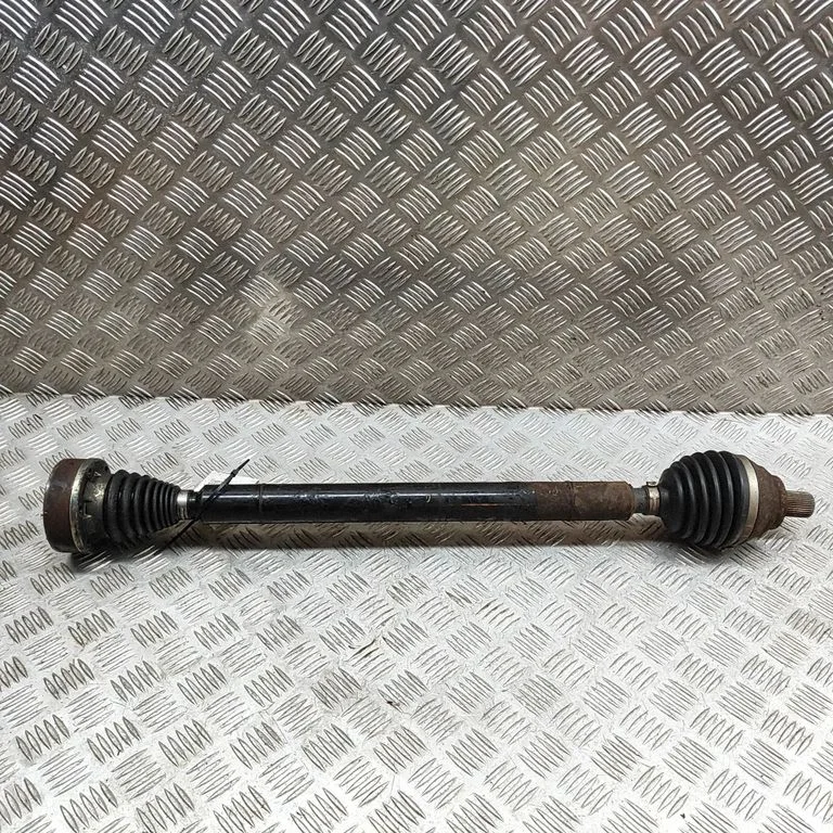 Priekšējā pusass 3Q0407272BR