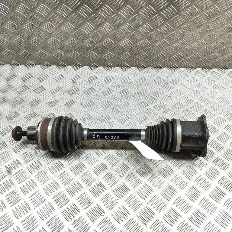 Priekšējā pusass 8W0407271M