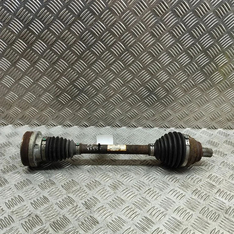 Priekšējā pusass 3Q0407271AR