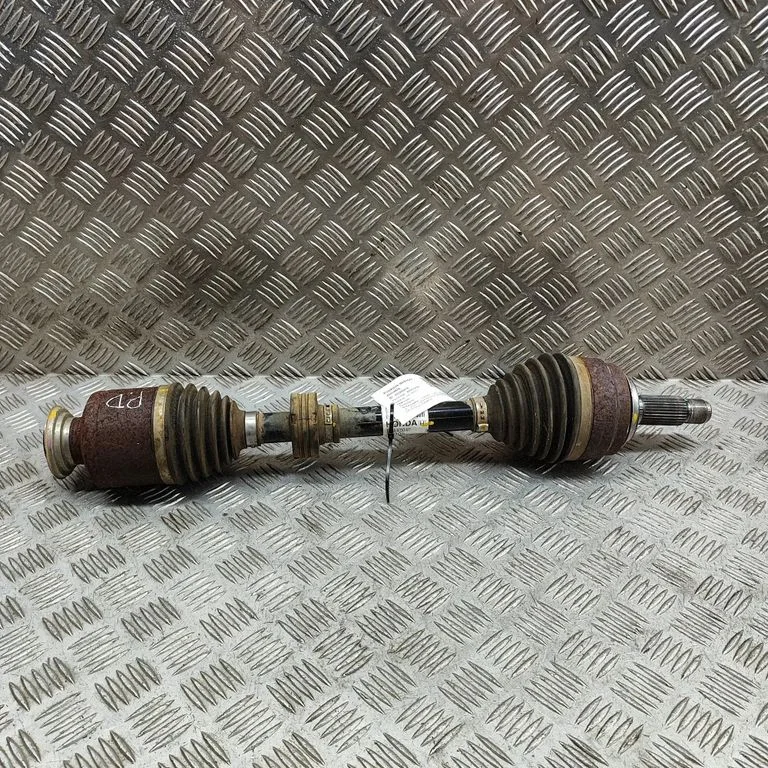Priekšējā pusass 44305TGHAA030M1