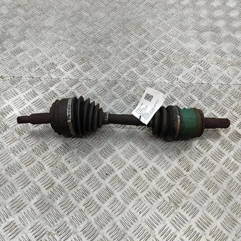 Priekšējā pusass MR410664