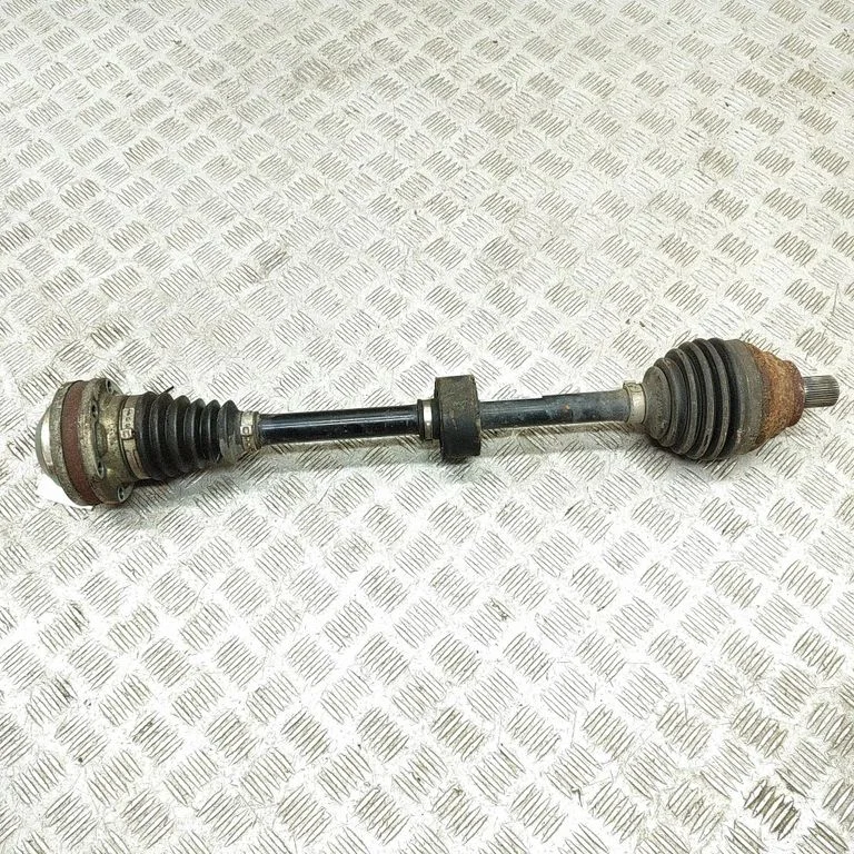 Priekšējā pusass 5QE407272C