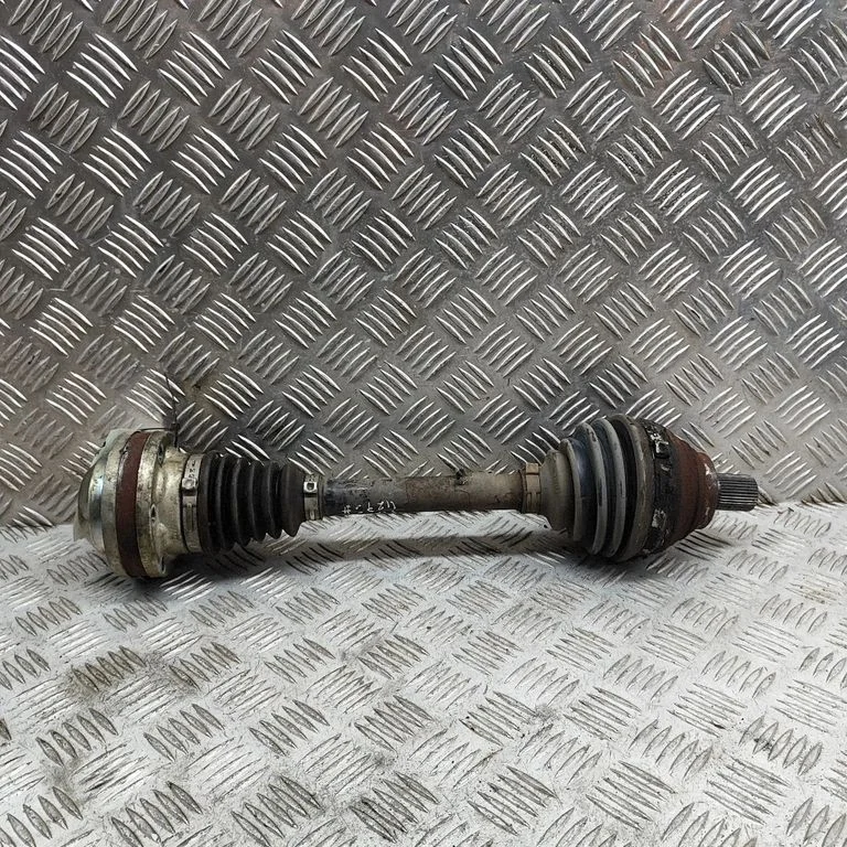 Priekšējā pusass 3Q0407271N