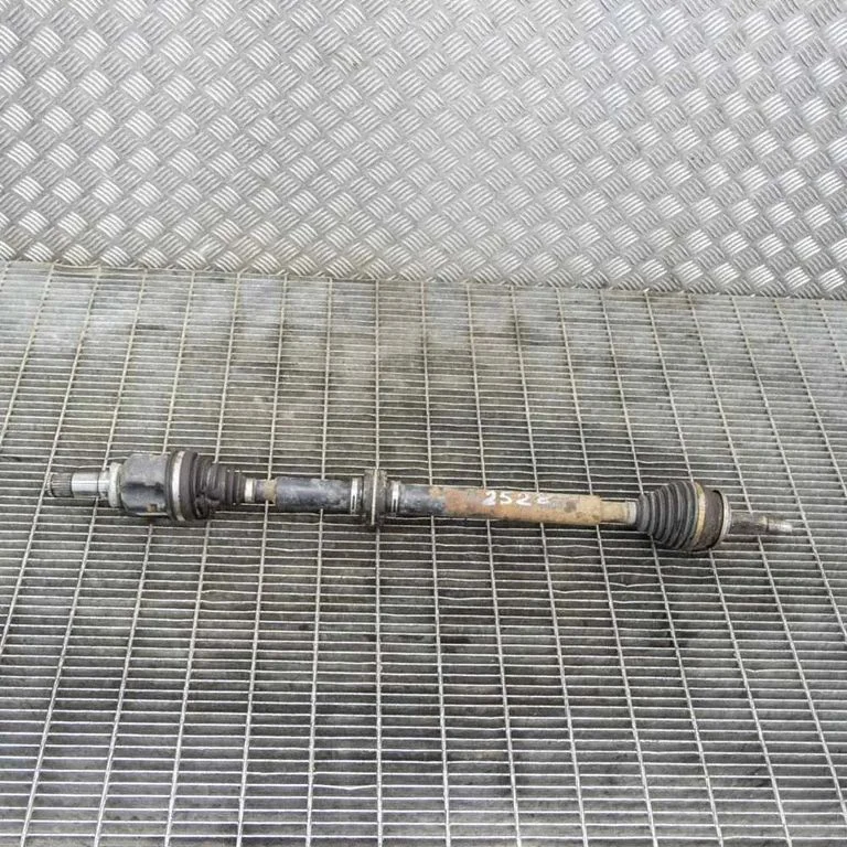 Front driveshaft – Toyota Prius (XW30) (2009-2015)