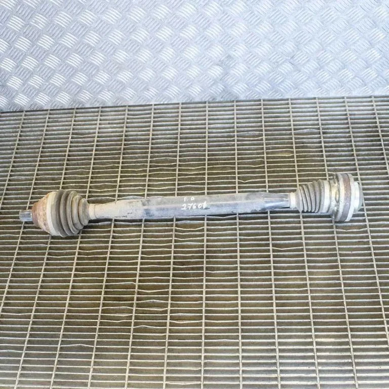 Priekšējā pusass 8J0407762C