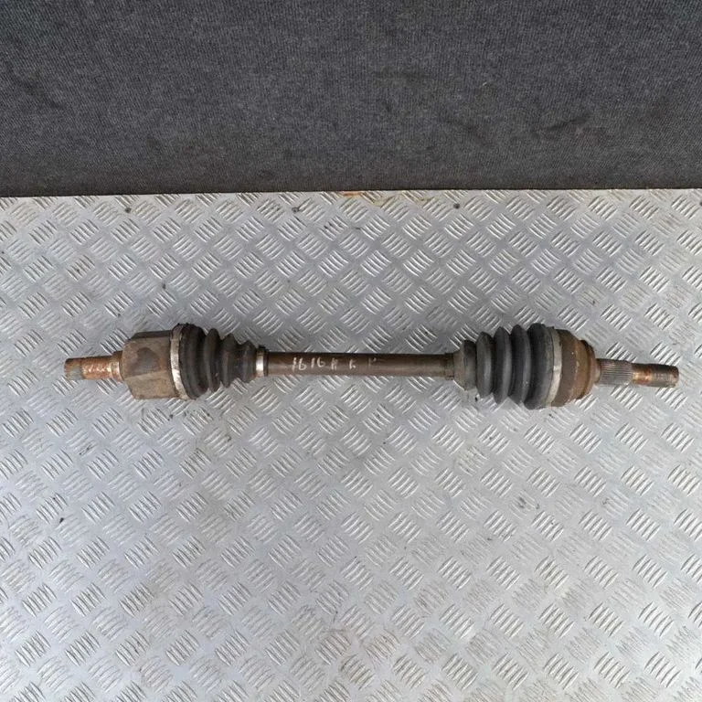 Front driveshaft – left