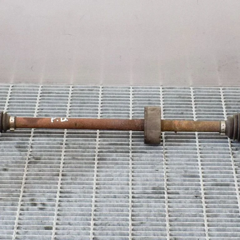 Eesmine pooltelg – Dacia Sandero II (2012-2020), parem