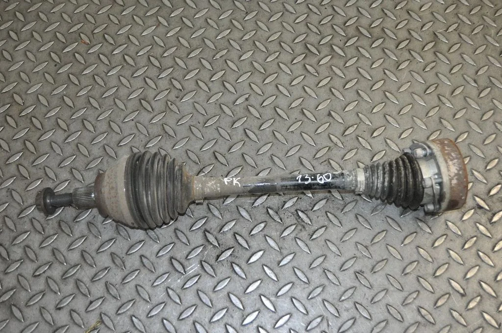 Priekšējā pusass 5Q0407271BR