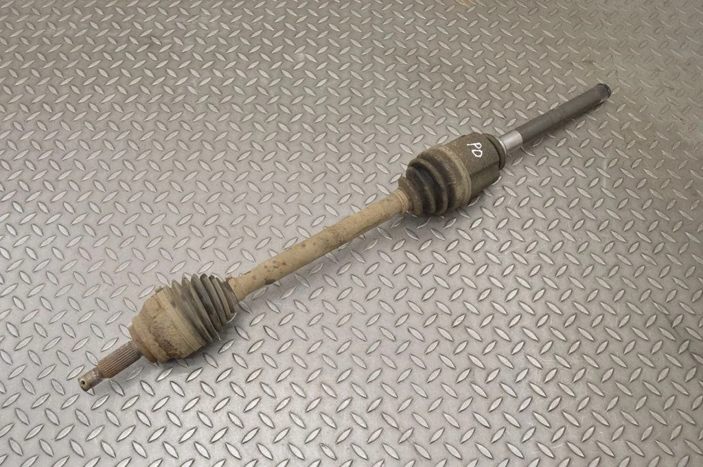 Priekšējā pusass – labā