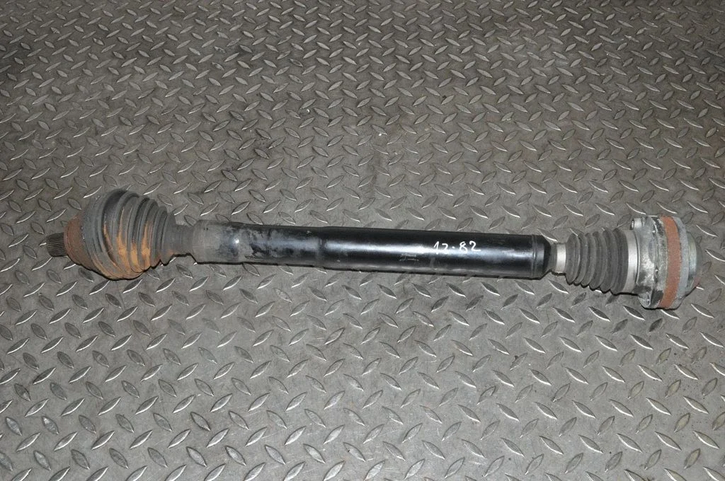 Priekšējā pusass 1K0407272KJ