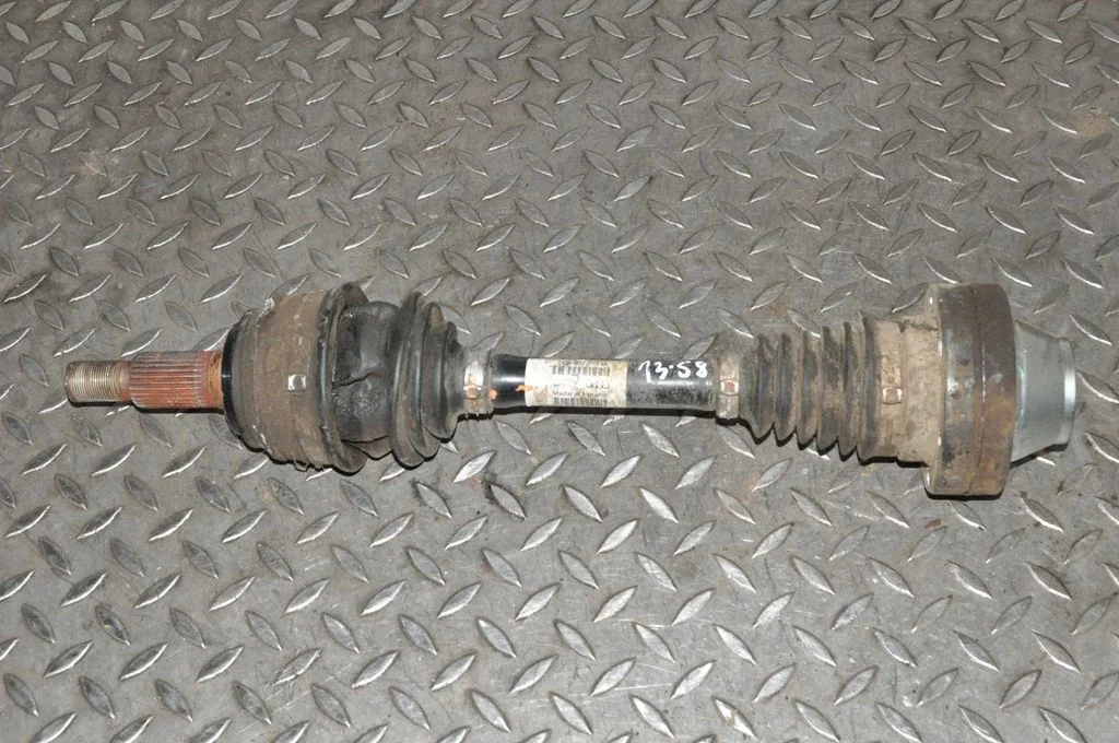 Front driveshaft – Volkswagen Touareg II (2010-2018)