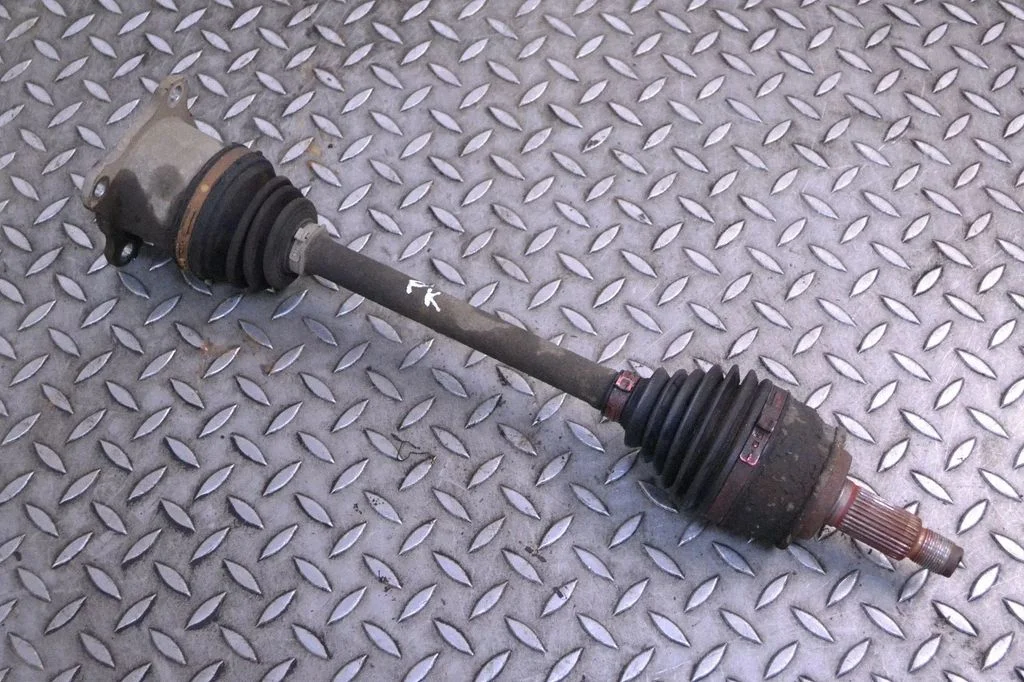 Front driveshaft – left