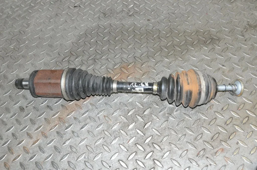 Priekšējā pusass – kreisā