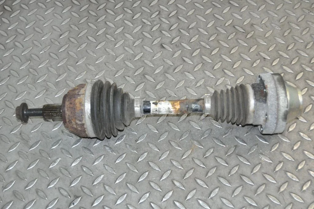 Eesmine pooltelg – Volkswagen Amarok (2010-2020)