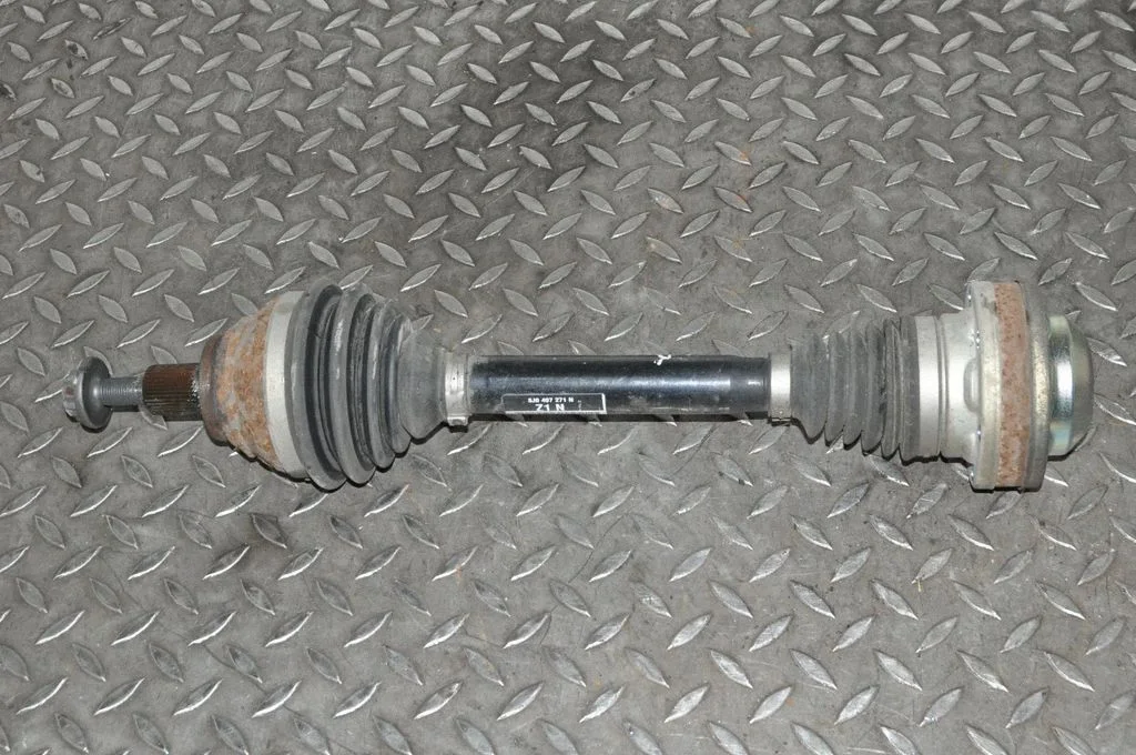 Priekšējā pusass 8J0407271N