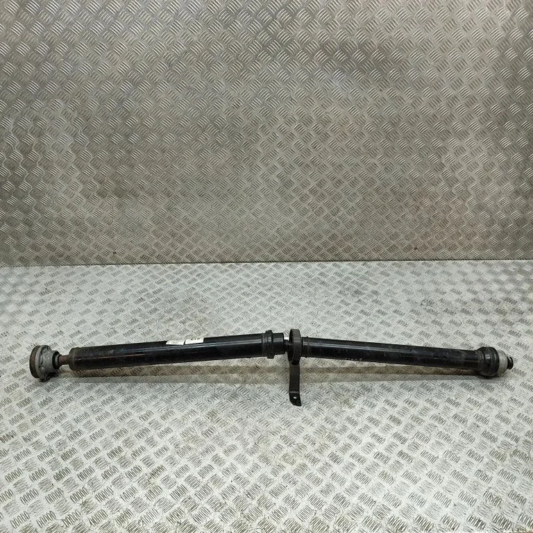 Vidējais kardāns 8T0521101K