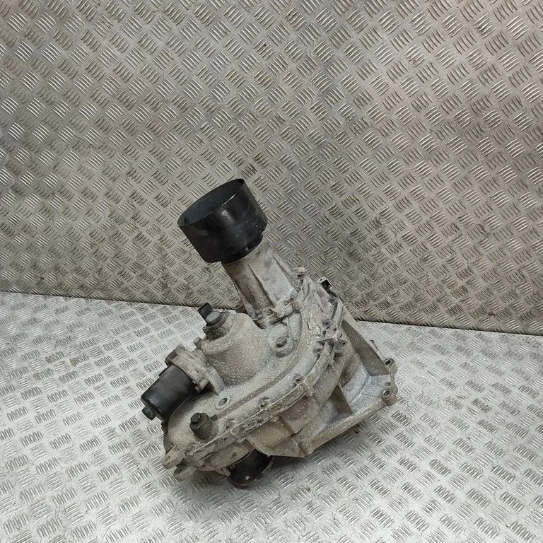 Ātrumkārbas reduktors (sadales kārba) M0023418