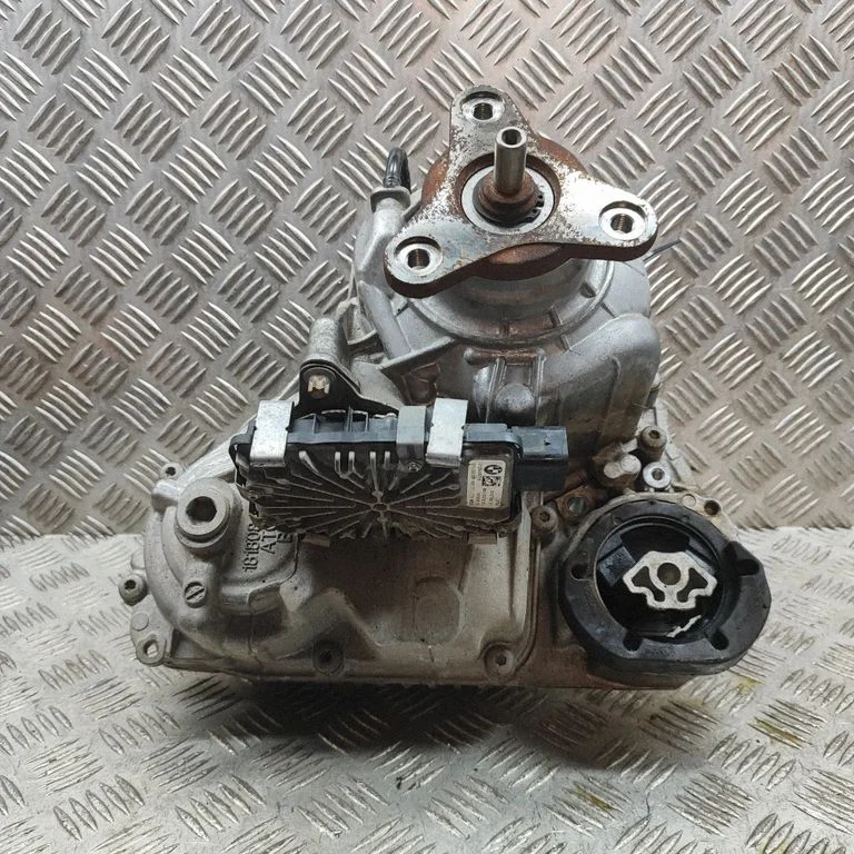 Gearbox transfer box case 8747765