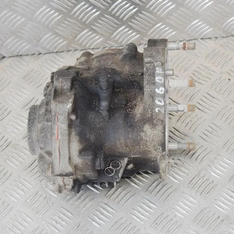Ātrumkārbas reduktors (sadales kārba) W822W219