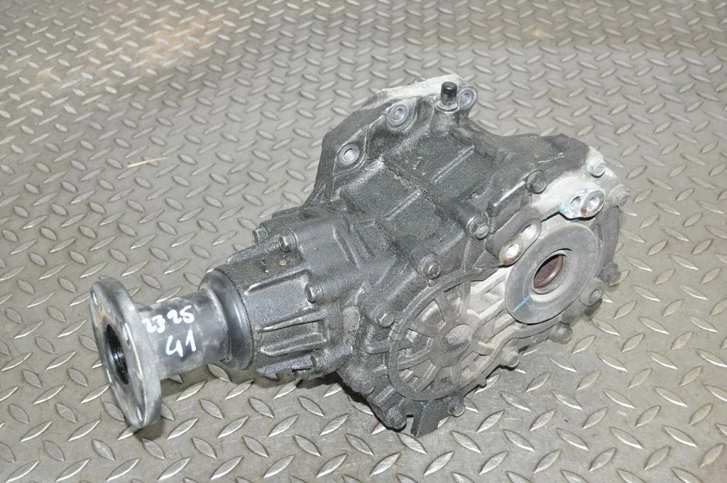 Gearbox transfer box case