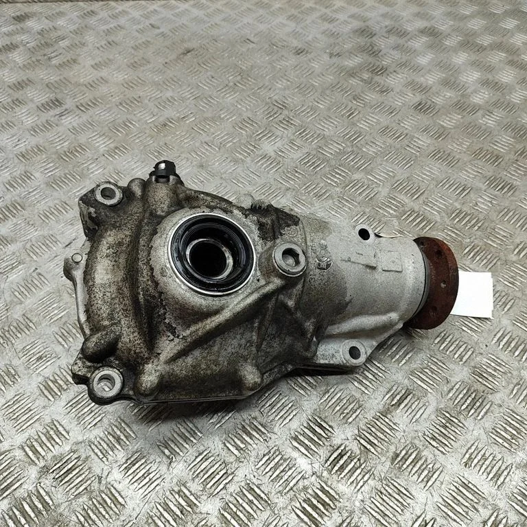 Eesmine reduktor (diferentsiaal) – BMW 4-seeria F32 F33 (2013-2020)